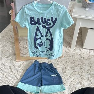 Size 5 Bluey shirt & shorts set